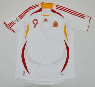 2006 Spain away with patch and fonts F TORRES 9